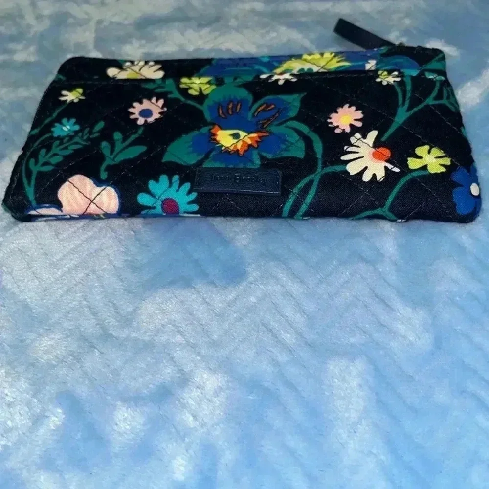 Vera Bradley Wallet NWOT